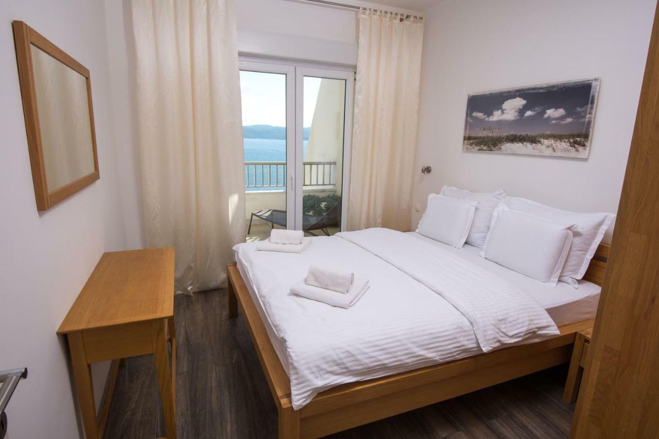 Apartments Vela Sollis Marusici  Екстер'єр фото