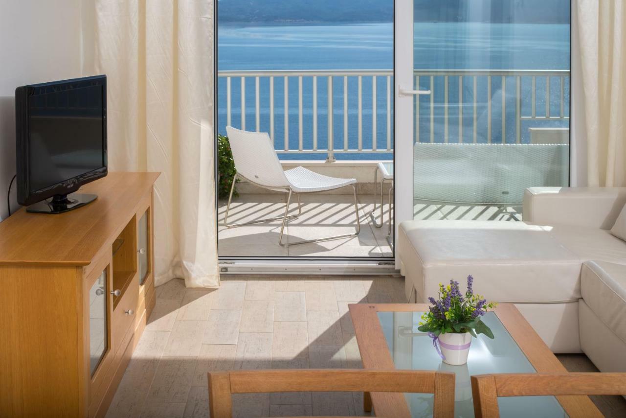 Apartments Vela Sollis Marusici  Екстер'єр фото