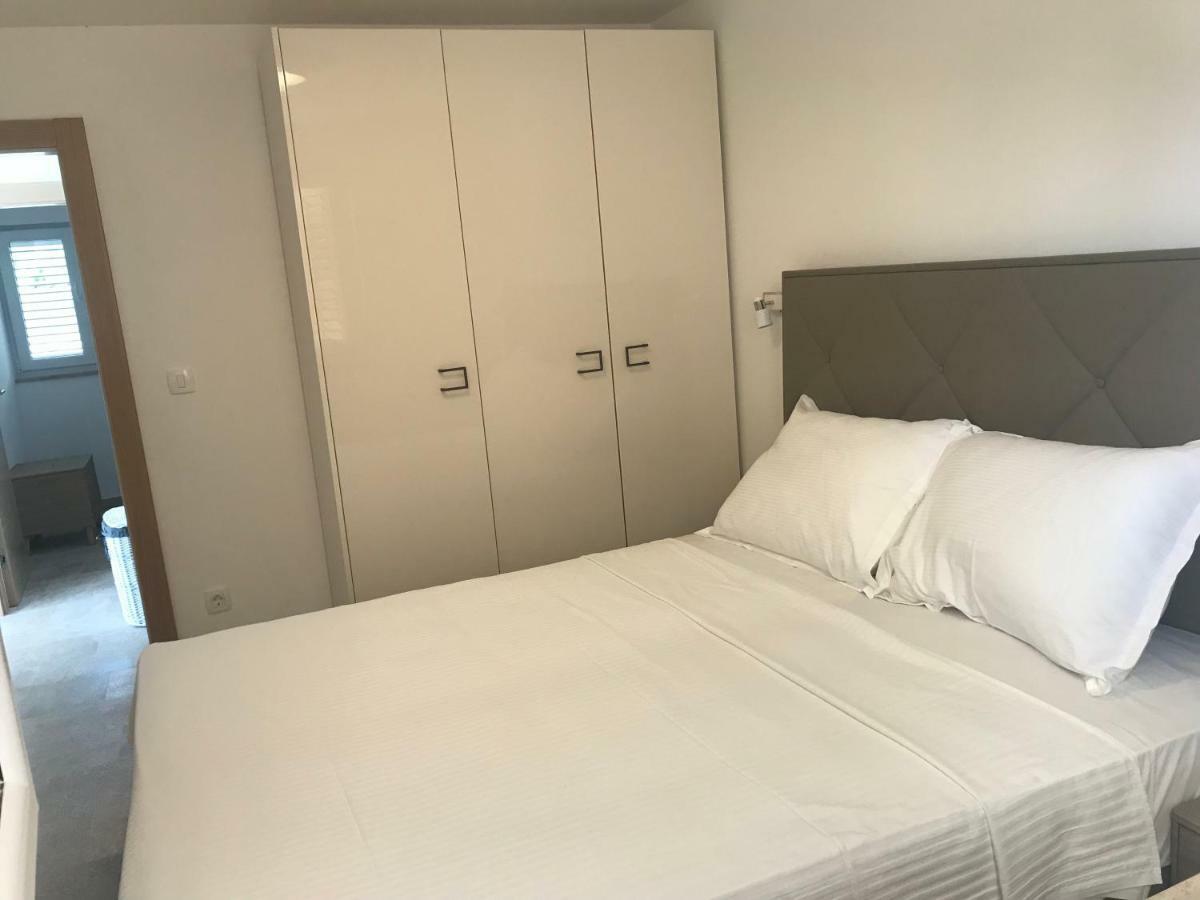 Apartments Vela Sollis Marusici  Екстер'єр фото